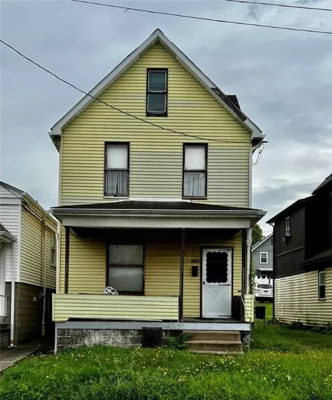 1916 Constitution Blvd, New Kensington, PA 15068