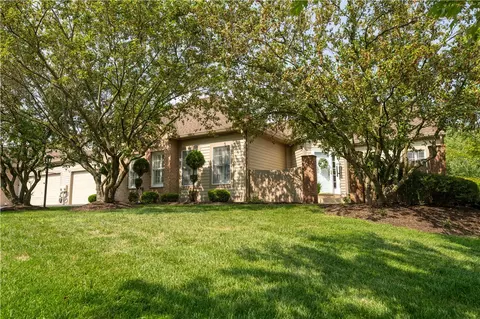 100 Linden Ct, Seven Fields, PA 16046