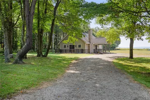 307 S Shore Trl, Central City, PA 15926
