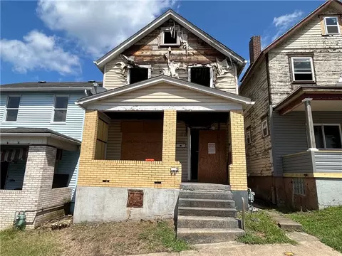 2917 Garbett St, Mckeesport, PA 15132