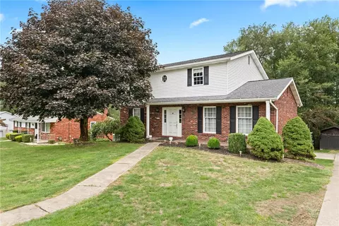 430 Hillview Dr, New Kensington, PA 15068