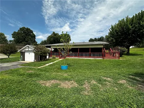 108 Francis Rd, Perryopolis, PA 15473