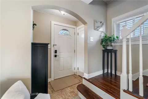 3301 Circle Dr, Pittsburgh, PA 15227 photo 9