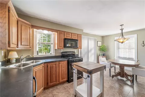 3301 Circle Dr, Pittsburgh, PA 15227 photo 16