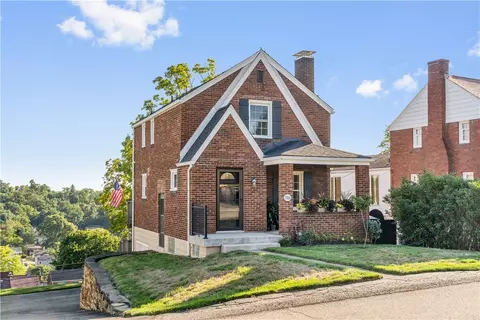 3301 Circle Dr, Pittsburgh, PA 15227