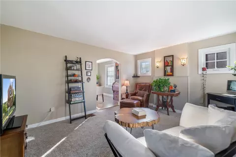 3301 Circle Dr, Pittsburgh, PA 15227 photo 11