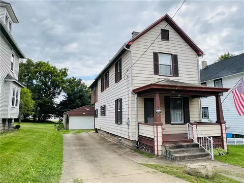 810 E Pearl St, New Castle, PA 16101