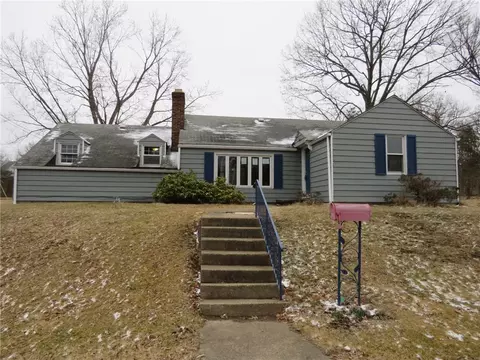 227 Drake Rd, Bethel Park, PA 15102