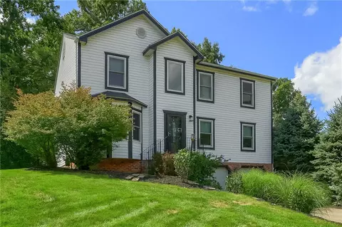 301 Mossy Oak Dr, Cranberry Township, PA 16066