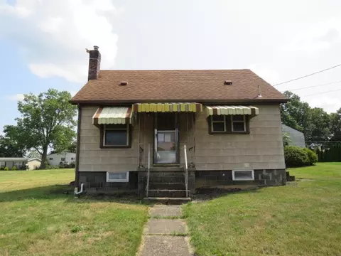 218 N Charles St, Zelienople, PA 16063