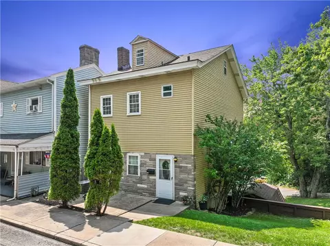 713 Valonia St, Pittsburgh, PA 15220