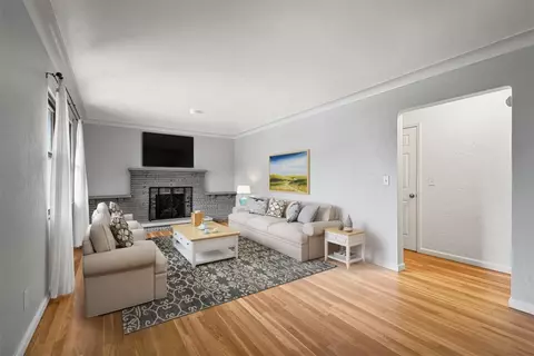 Living - 18 Webster Ave, Irwin, PA 15642 photo 2 of 4
