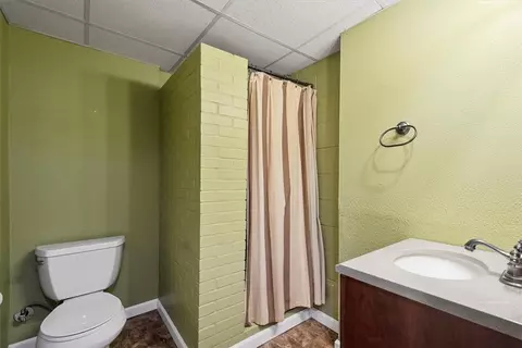 Bath - 18 Webster Ave, Irwin, PA 15642 photo 2 of 2
