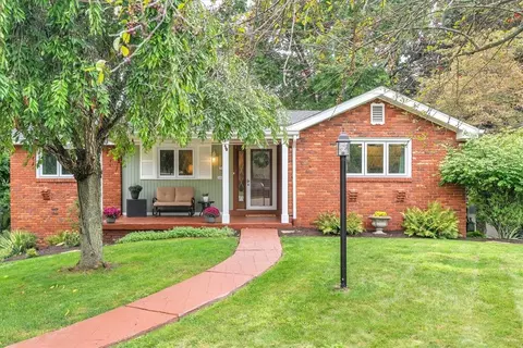 114 Kings Point Rd, Glenshaw, PA 15116