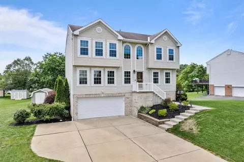 26 Giant Oak Dr, Baden, PA 15005
