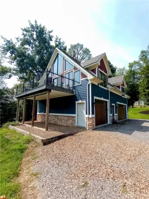 19 Maple Dr, Volant, PA 16156