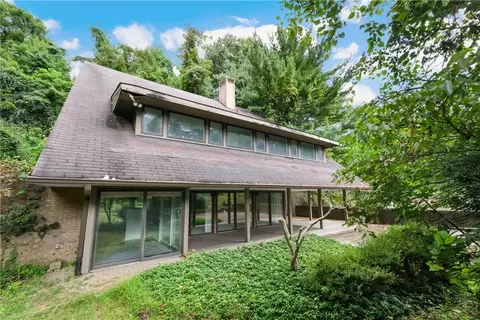 6 Wexford Ln, Pittsburgh, PA 15235