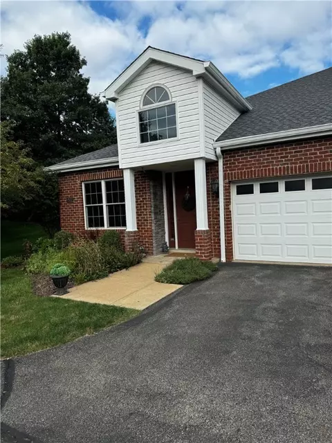 1502 Union Ct, Valencia, PA 16059
