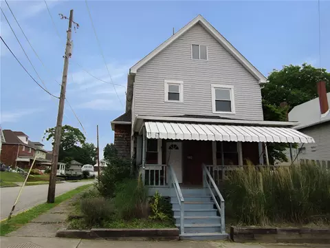 334 School St, Springdale, PA 15144