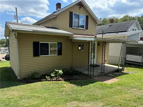 425 Spring St, Richeyville, PA 15358 photo 2