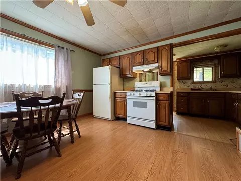 425 Spring St, Richeyville, PA 15358 photo 11