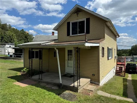 425 Spring St, Richeyville, PA 15358 photo 4