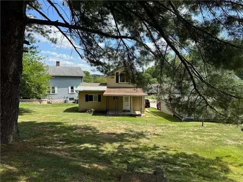 425 Spring St, Richeyville, PA 15358 photo 8