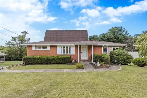 137 Wray Dr, Clairton, PA 15025