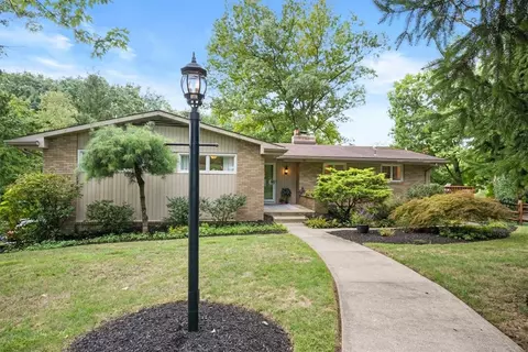 16 Winthrop Rd, Carnegie, PA 15106