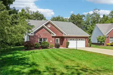 330 Canterbury Dr, Aliquippa, PA 15001