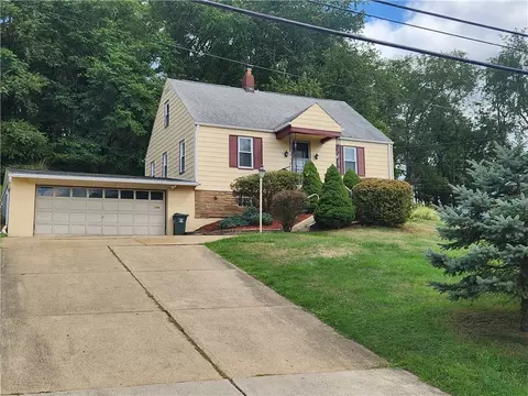 2651 Mcclintock Rd, White Oak, PA 15131