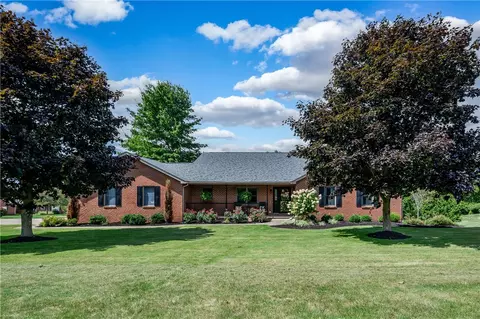 100 Sun Ridge Ct, Butler, PA 16001