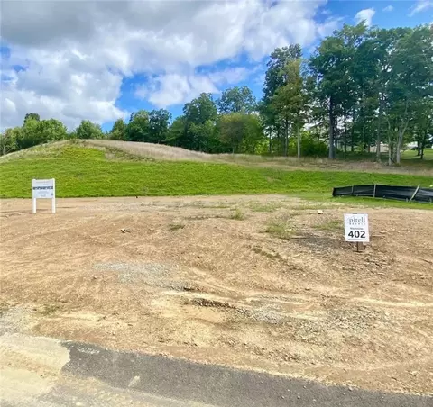 103 Edgewood Dr, Evans City, PA 16033