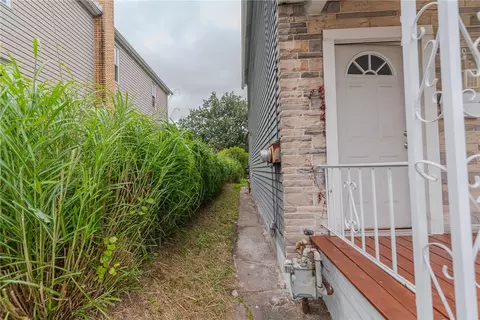 511 Lowell St, Vandergrift, PA 15690 photo 6