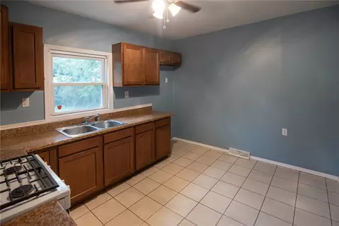 511 Lowell St, Vandergrift, PA 15690 photo 21