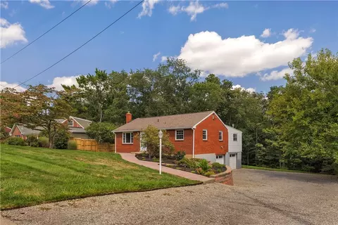 4364 Kenson Dr, PA 15101