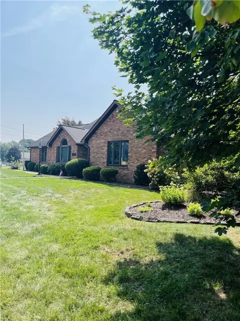 777 Adams Ave, Ellwood City, PA 16117