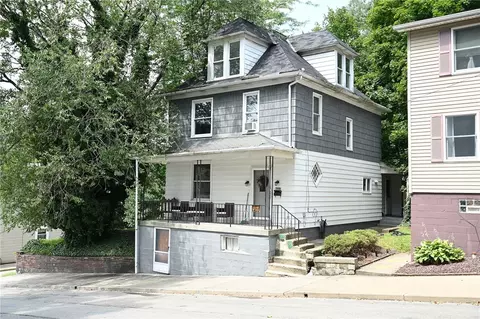 703 10th St, New Brighton, PA 15066