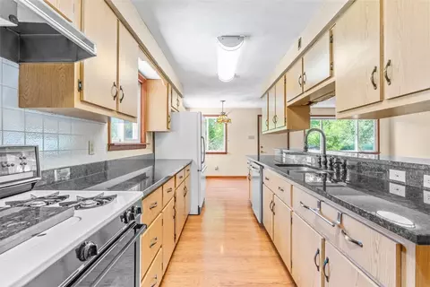 9840 Don Dr, Irwin, PA 15642 photo 16