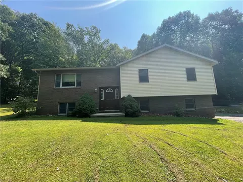 809 W Un, Shelocta, PA 15774