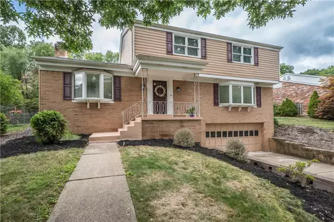2564 Chapelwood, Pittsburgh, PA 15241
