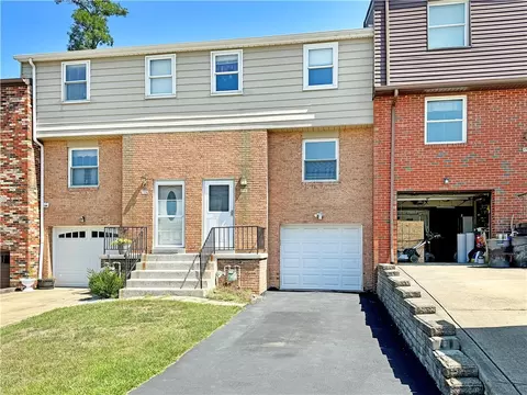 1713 Patrick Pl, South Park, PA 15129
