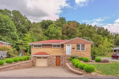 12758 Spruce Dr, Irwin, PA 15642
