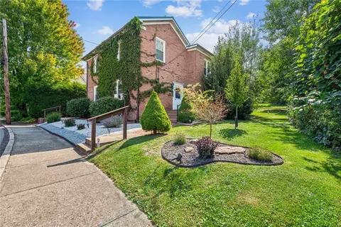 312 E 1st Ave, Derry, PA 15627