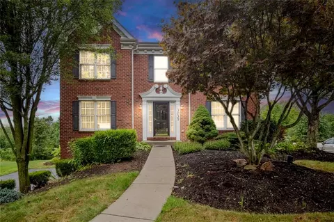 3037 Willowbrook Dr, Bridgeville, PA 15017
