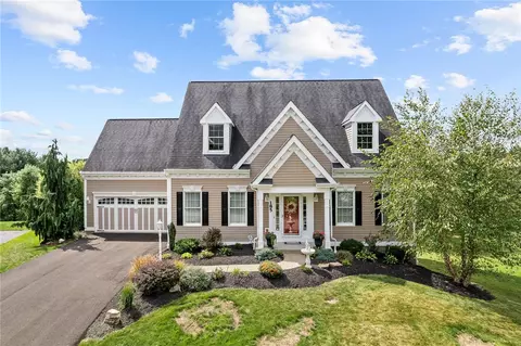 185 Foxchase Dr, Canonsburg, PA 15317