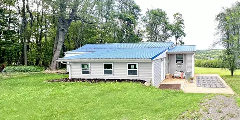 1221 S Hewitt Ave, Washington, PA 15301
