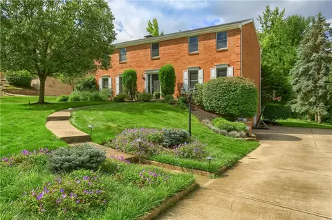 1356 Royal Oak Dr, Wexford, PA 15090