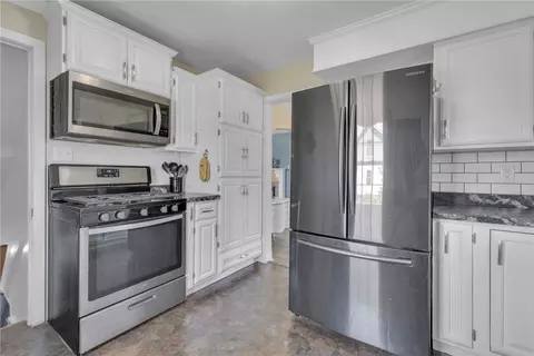 Kitchen - 149 Commerce St, Beaver, PA 15009 photo 2 of 3
