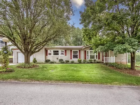 201 Meadow Ln, Murrysville, PA 15668